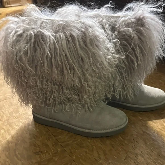 UGG Gray Shaggy Faux Fur Boots - Picture 1 of 1